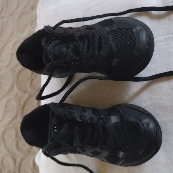 Boy's Shoes by FILA - Picture 1 of 15